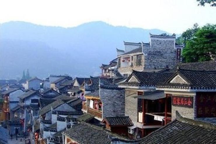 “三个一”志愿活动温暖老人心